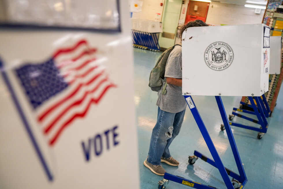 NY primary elections pit progressives against the establishment