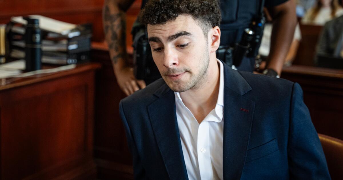 Luigi Mangione gets stuck in an elevator before judge delays his federal trial until January