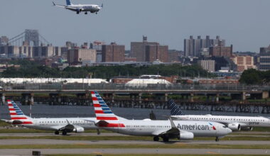 New York LaGuardia Airport to Temporarily Close Runway to Address Pavement Issue