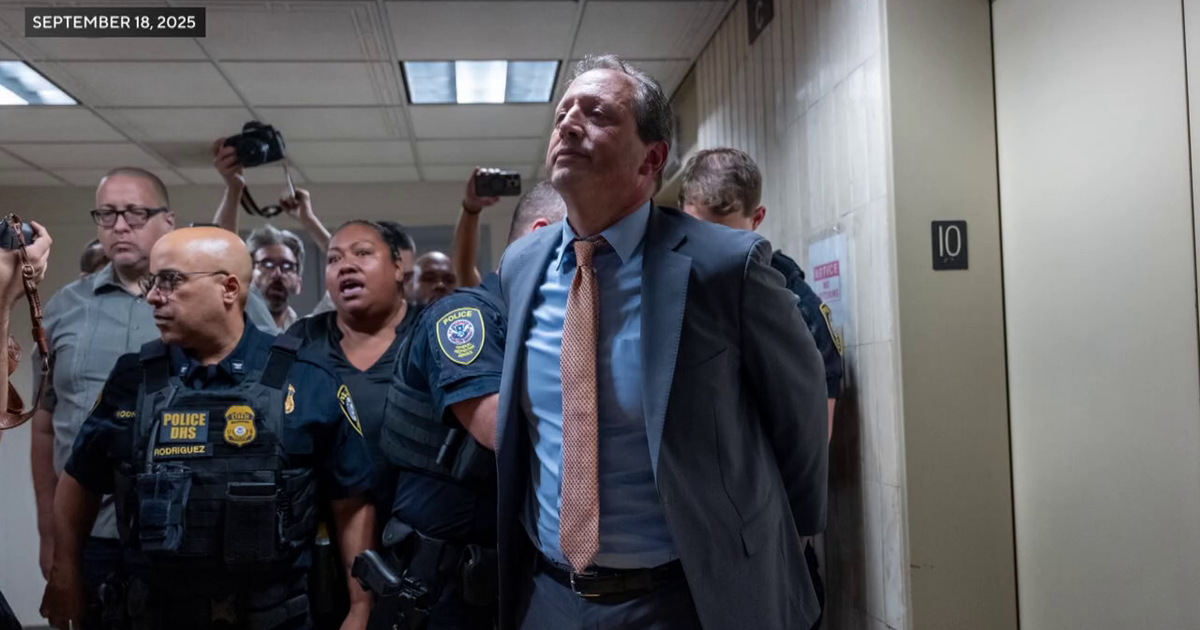Congressional candidate Brad Lander's NYC immigration court arrest trial begins