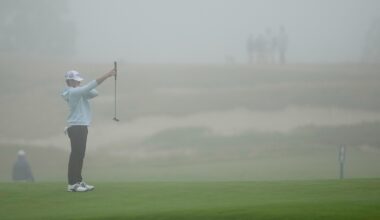 US Open off to a slow and foggy start at Shinnecock Hills