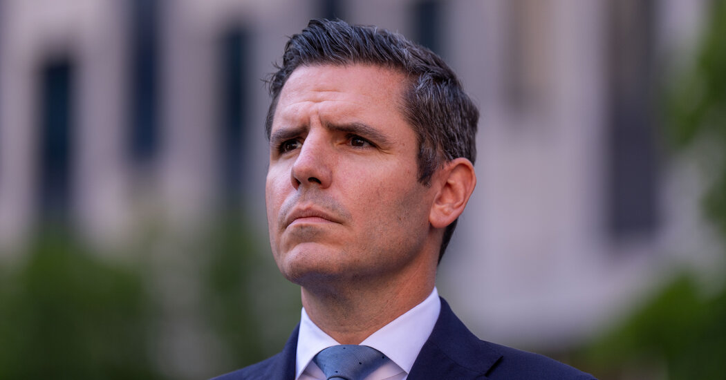 Lawyer Who Represented Trump Is Appointed U.S. Attorney in Manhattan