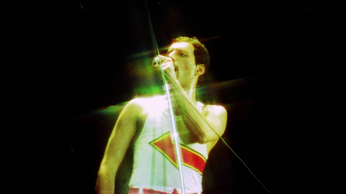 Queen - Band, Freddie Mercury
