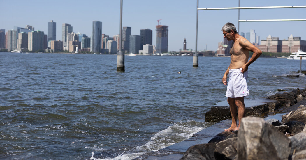 Live Updates: Heat Waves Disrupts Transportation and World Cup Events Across Eastern U.S.