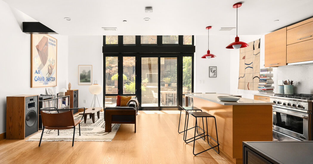 Homes for Sale in Manhattan and Brooklyn