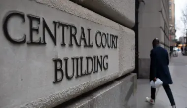 A person walks into Brooklyn Criminal Court, March 27, 2024. Credit: Ben Fractenberg/THE CITY