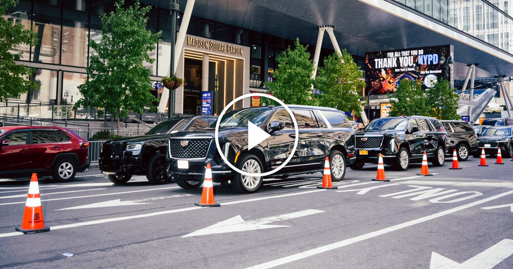 Fans Brave N.Y.C. Heat for Taylor Swift and Travis Kelce’s Wedding