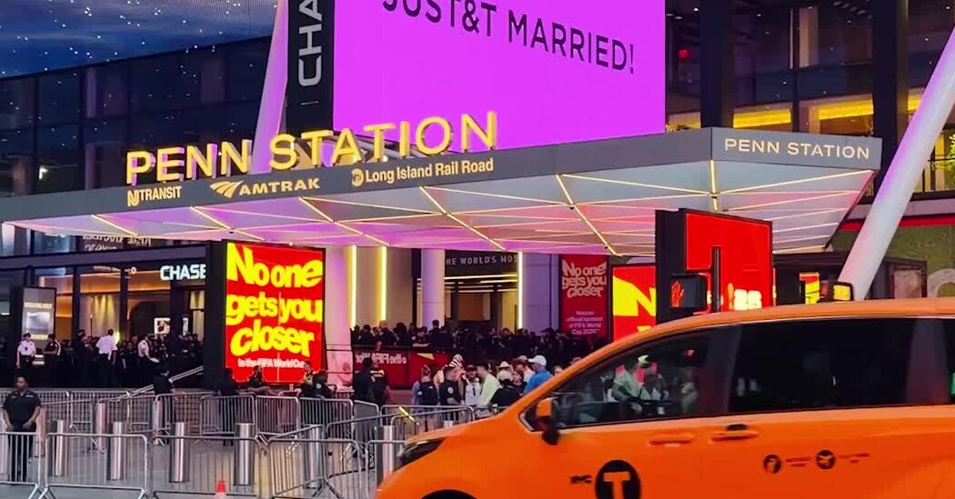 Scenes From Taylor Swift’s NYC Wedding: Fans, Stars and More