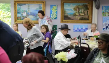 Brooklynites enjoy a meal at the Ocean Parkway Senior Center, June 5, 2026. Credit: Alex Krales/The City Reporter