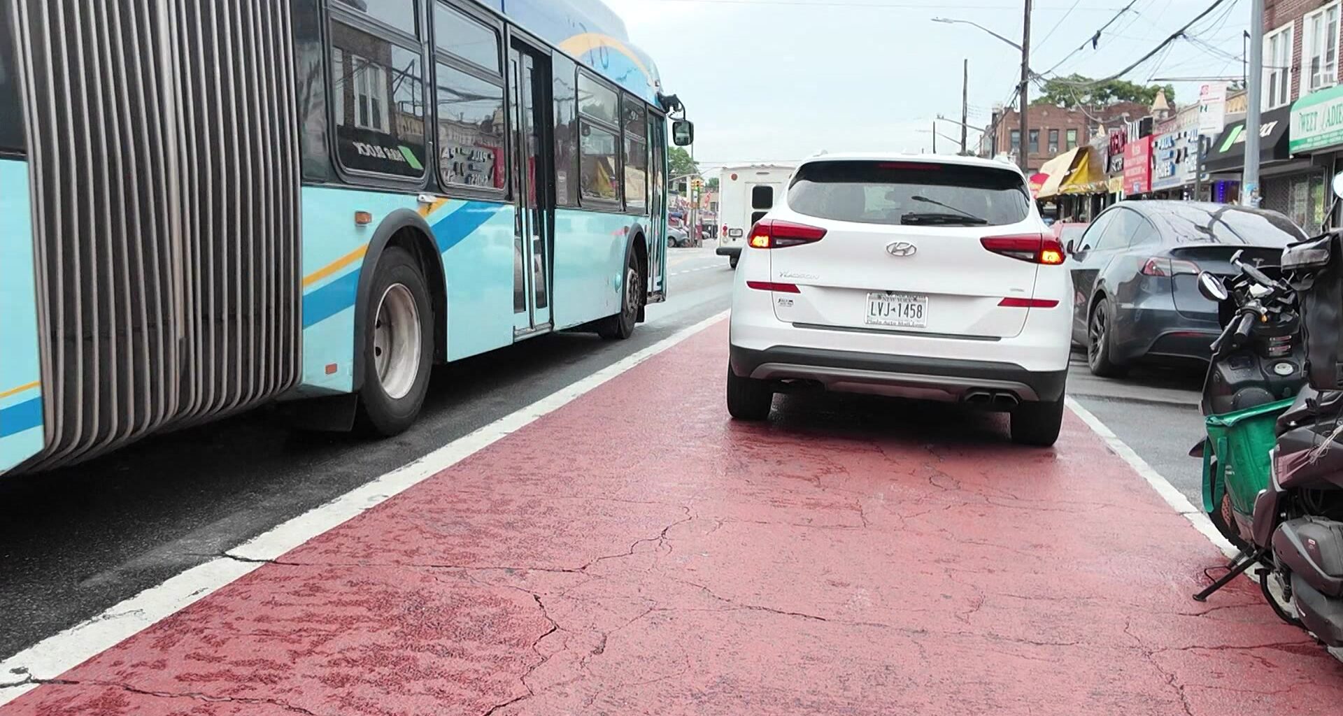 News 12 | Brooklyn | Cameras To Be Installed On B38 And B103 Bus Routes To Id Those Who Park In Bus Lanes