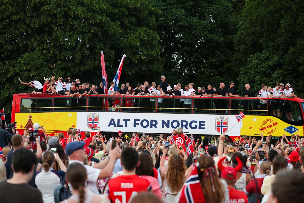 Norway's players receive a heartfelt welcome from the Royal Family after returning home from the 2026 FIFA World Cup.