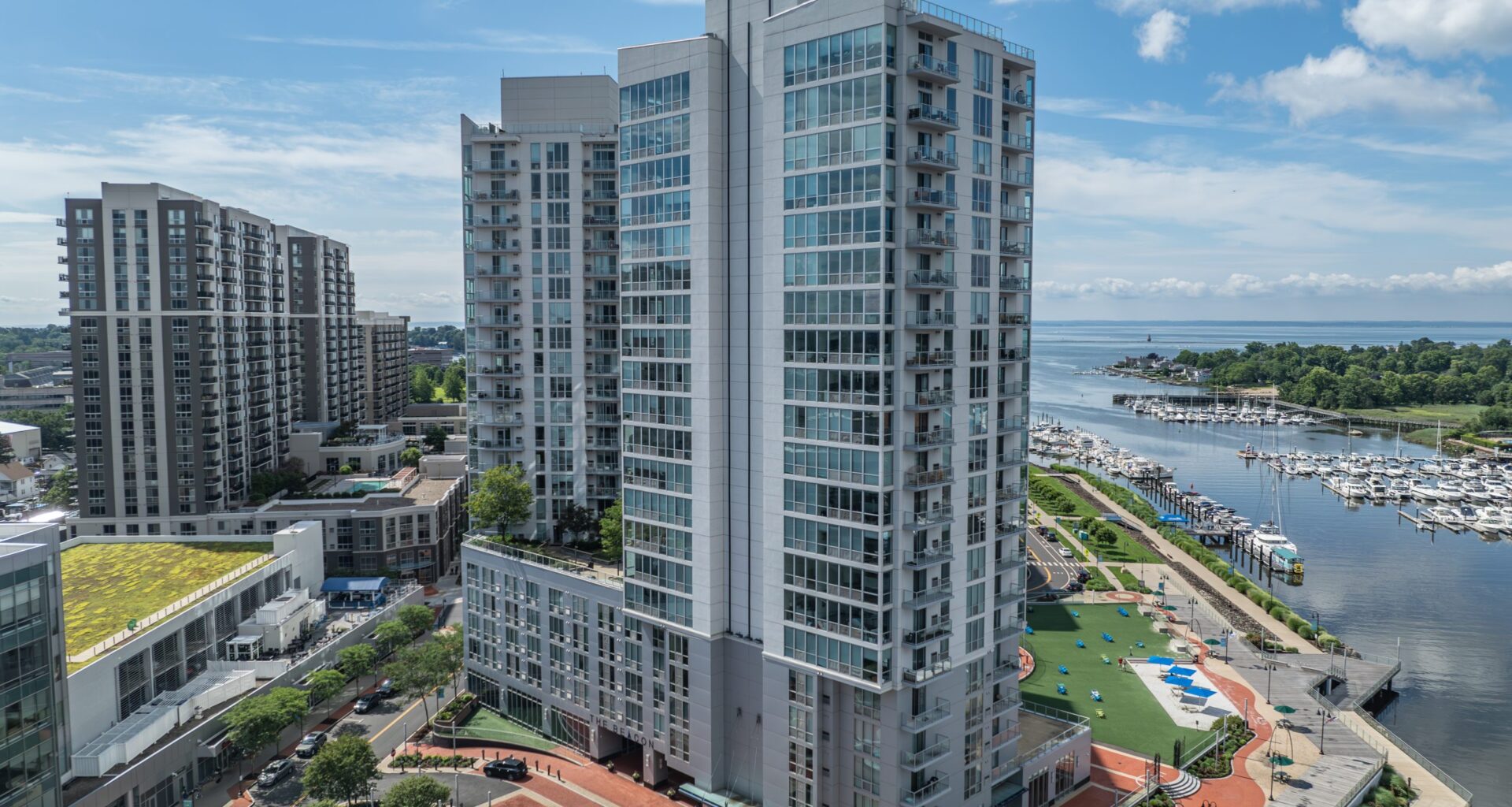 Prominent Manhattan investor pays $150M for Stamford waterfront apartments