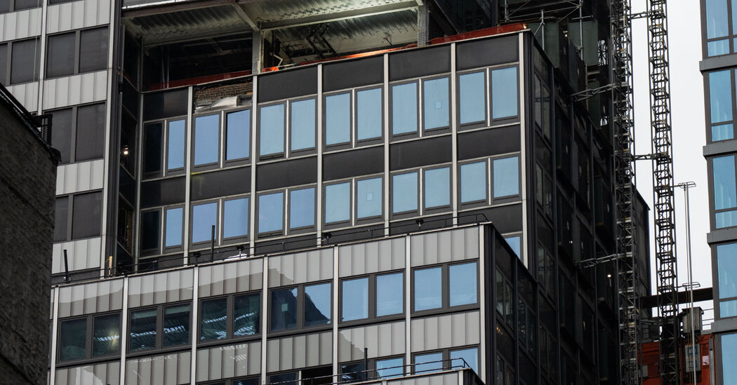 Buckling Manhattan High Rise Becomes Focus of Criminal Investigation