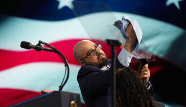 White House Teleprompter Operator Bet on Trump Speeches, Kalshi Says