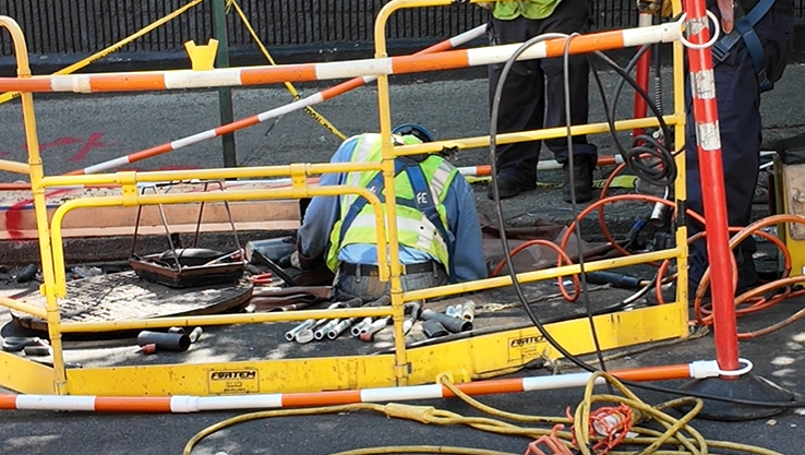 News 12 | Bronx | Second Day Without Power Frustrates Hundreds Of People In Soundview