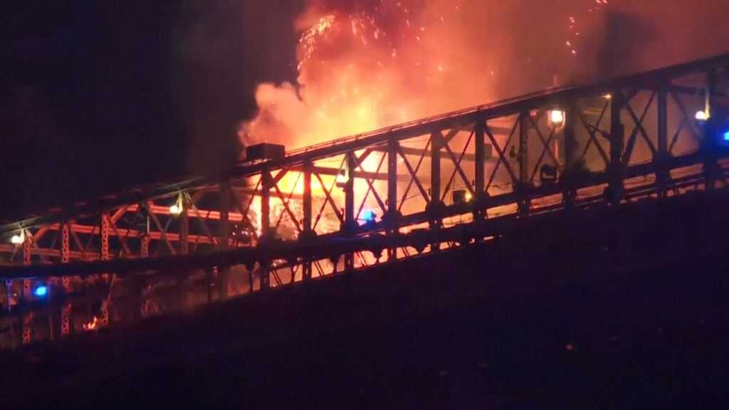 Fire breaks out on Brooklyn Bridge during fireworks show