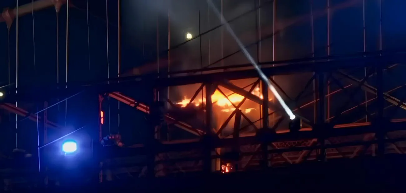 Brooklyn Bridge caught fire during the Independence Day holiday fireworks in the USA