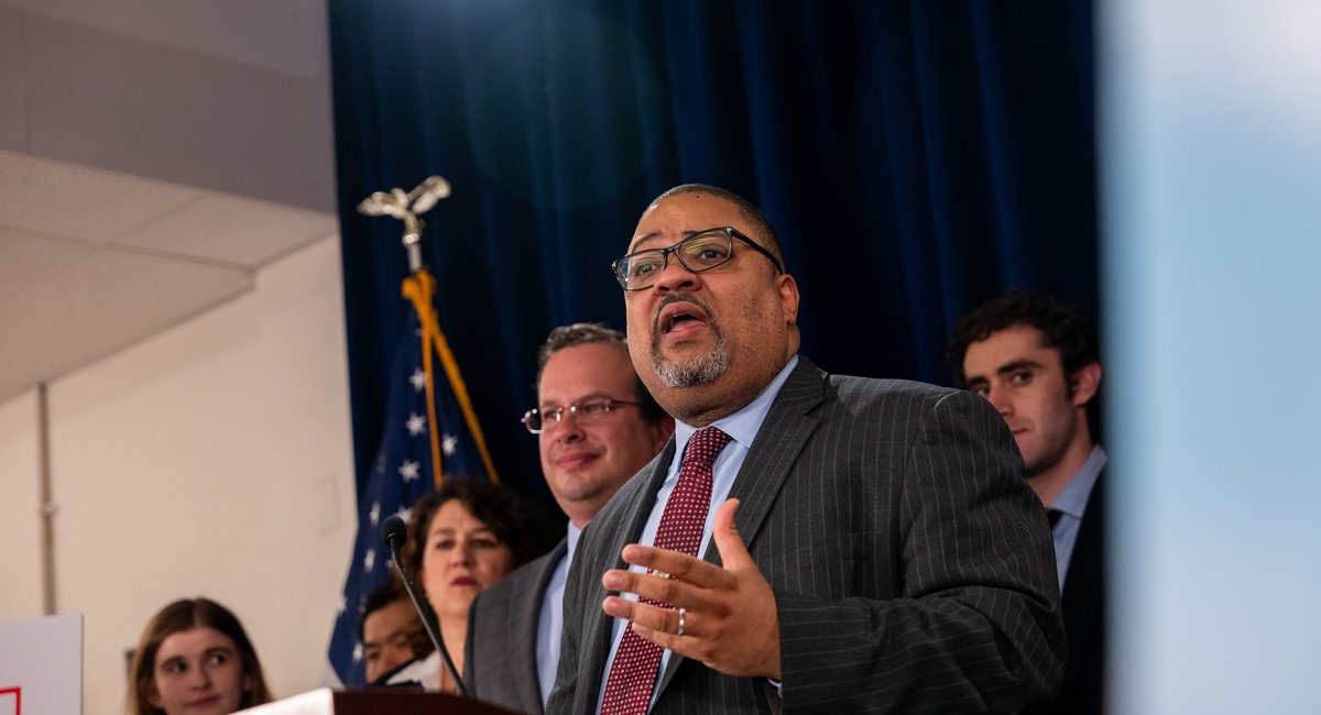 Inside Manhattan DA Bragg's effort to prosecute police accused of abusing power