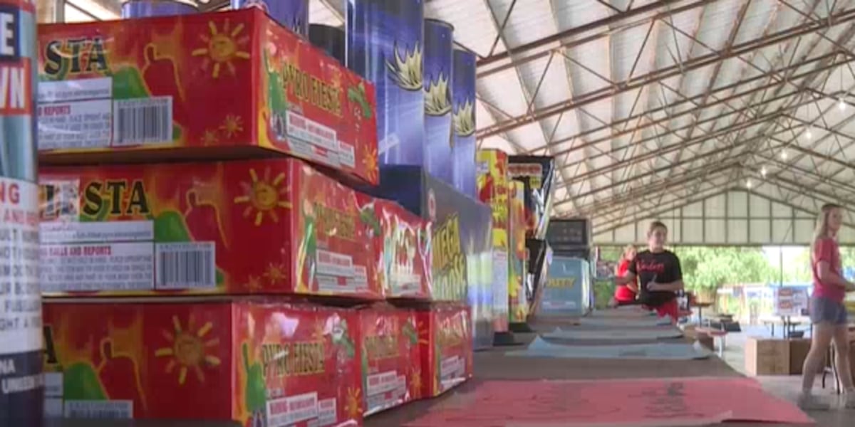 Loss estimated at nearly $5,000 from theft at Manhattan fireworks stand