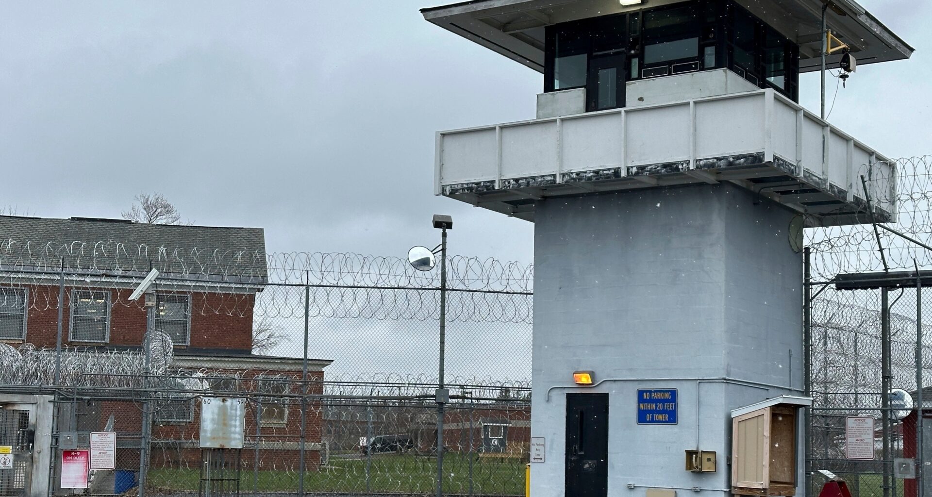 Report catalogs rise in New York state prison problems