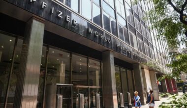 NYC Buildings Evacuated As Support Beams Buckle On 33-Floor High-Rise
