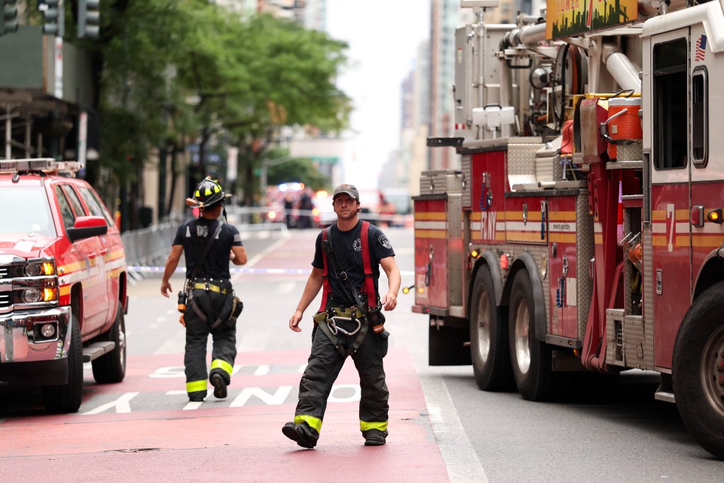 Building on E 42nd St. evacuated due to collapse risk