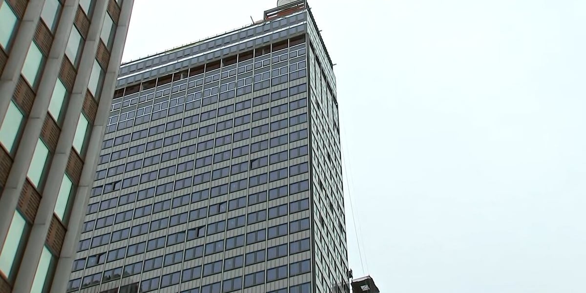 FDNY responds to bricks falling from tower in Manhattan, prompting evacuation