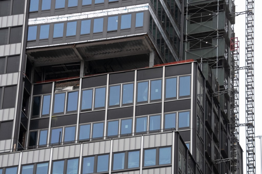 New York City building threatening to collapse stabilized with emergency jacks; some street closures lifted – The Mercury News