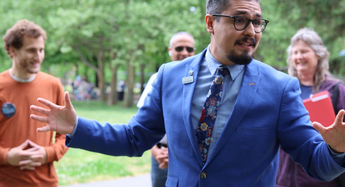 A democratic socialist heads to Brooklyn for campaign funds — for a Rhode Island race