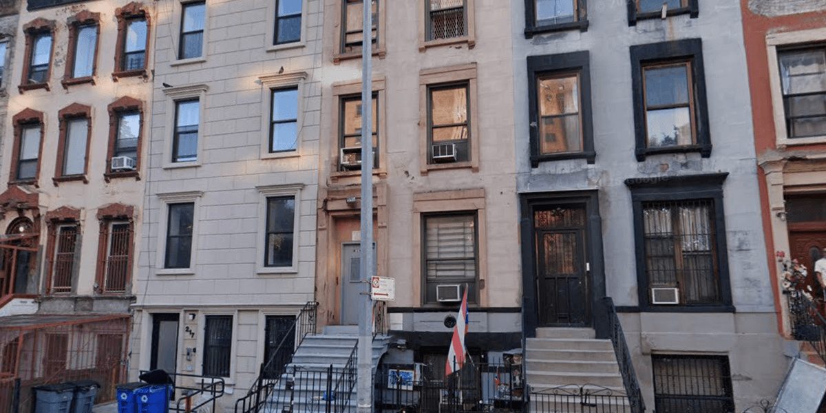 Possible human skeleton found in abandoned building in Manhattan: sources