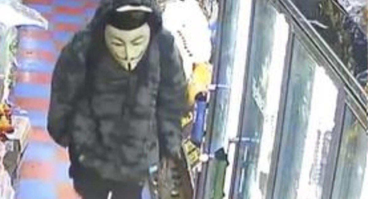 Mask-wearing man facing federal charges for Molotov cocktail attacks in Brooklyn, Queens