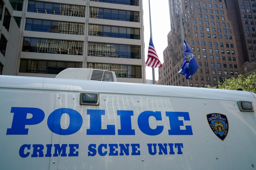 NFL staffer wounded in mass shooting sues NYC for $24 million, says cop didn’t stop gunman – East Bay Times