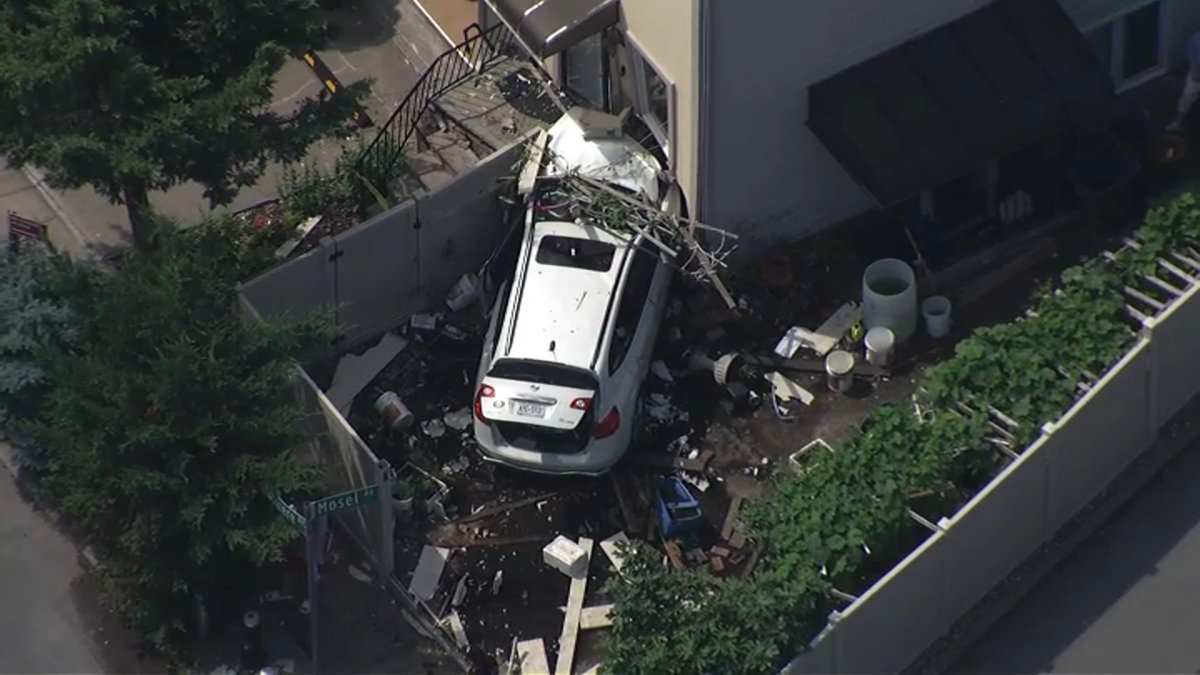 Staten Island car crash puts SUV into house – NBC New York