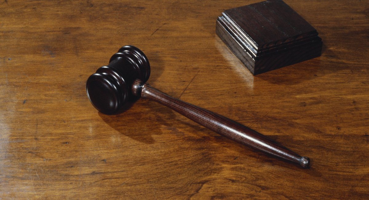 Hundreds of Brooklyn and Queens public defenders and support staff go on strike