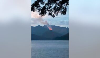 A new wildfire is burning near Lake Kachess