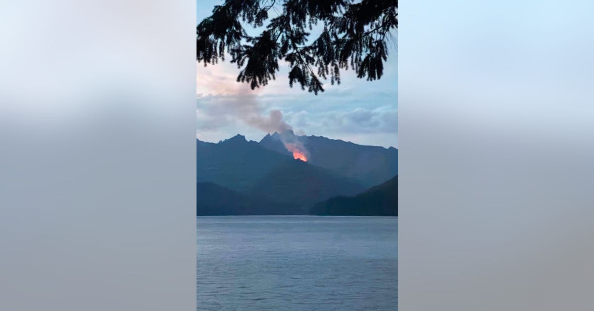 A new wildfire is burning near Lake Kachess