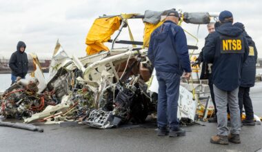 NYC sightseeing helicopter likely hit birds before its fatal plunge into Hudson River, NTSB report shows