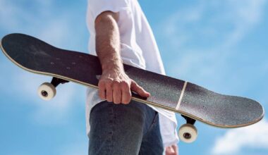 Crazy brawl over a parking spot in New York includes a vicious skateboard to the head
