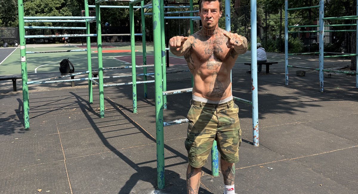 Latest East Village preservation fight: This pull-up bar in Tompkins Square Park