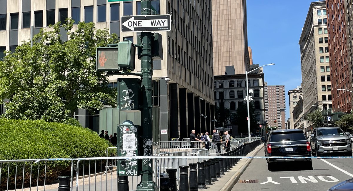 FBI investigating explosion outside Manhattan federal building