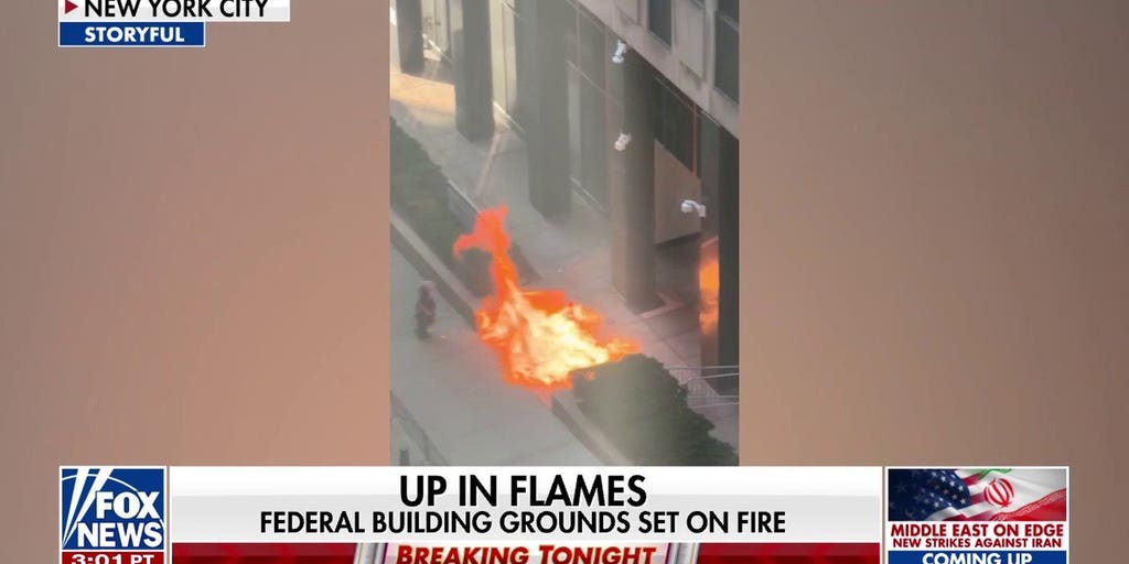 Former US Army soldier ignites fire outside federal building in Manhattan