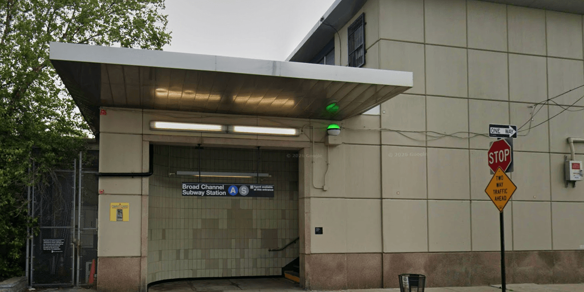 16-year-old girl critical after striking beam while subway surfing in Queens