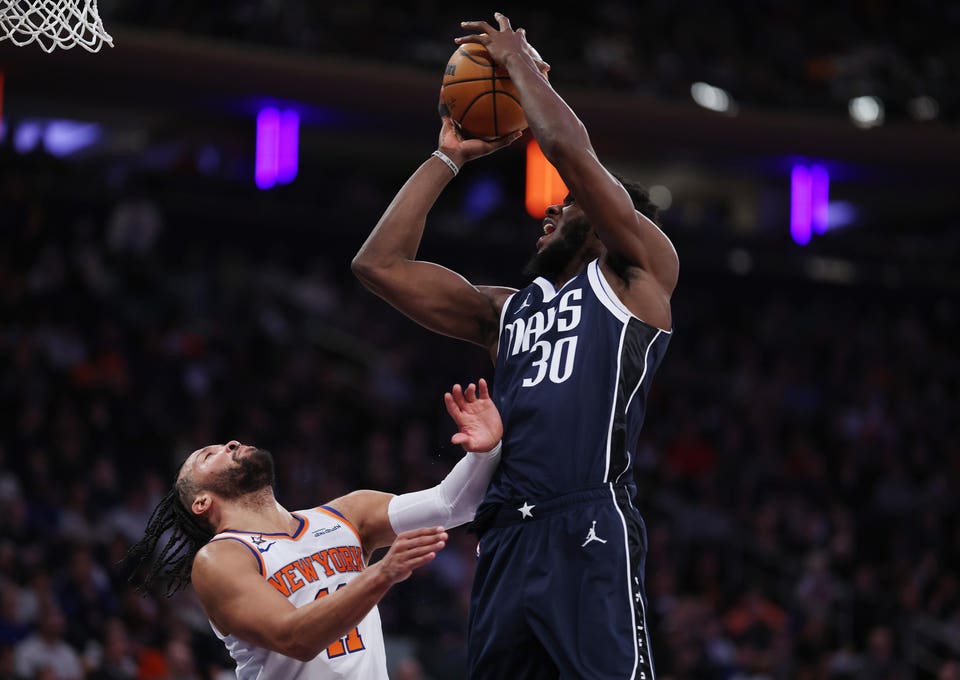 Dallas Mavericks v New York Knicks