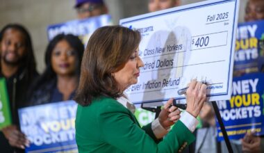 Gov. Hochul expected to send rebate checks to New Yorkers shortly before Election Day