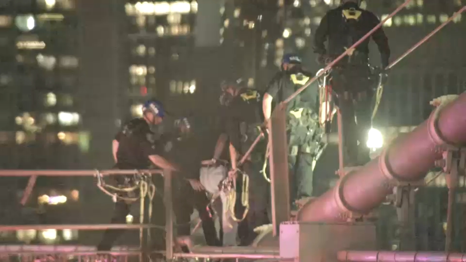 Brooklyn Bridge rescue: Eastbound lanes temporarily closed after woman removed from beam