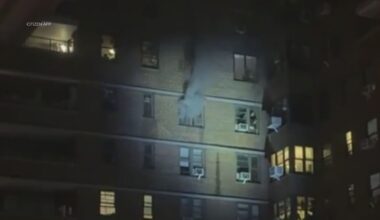 5 firefighters injured battling Manhattan high-rise fire