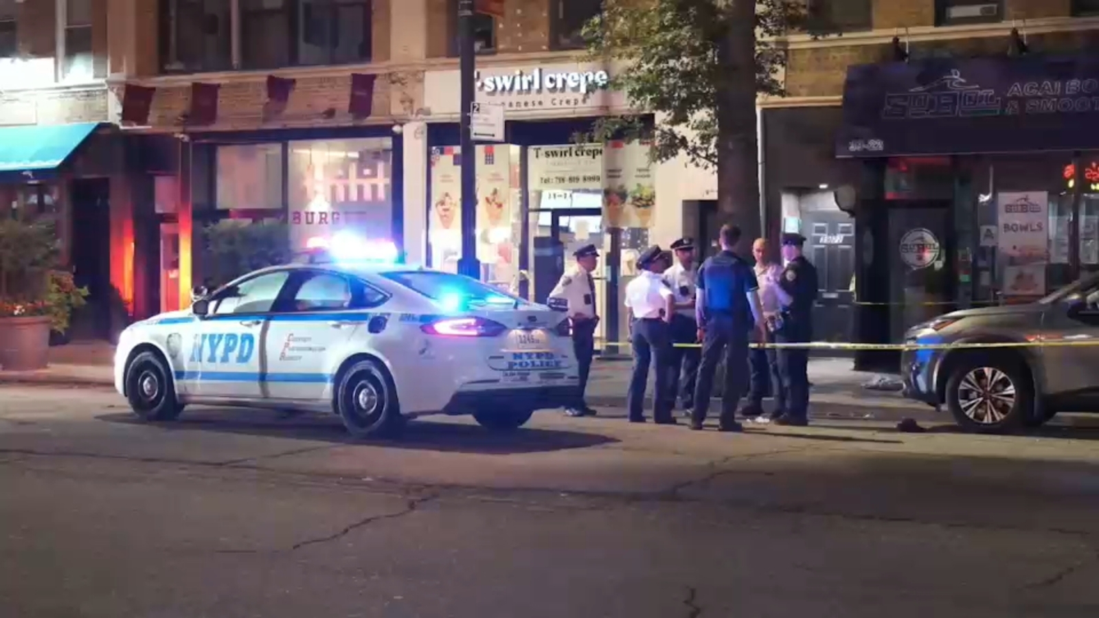 Off-duty NYPD officer stabbed in Bayside, Queens; police search for 2 suspects