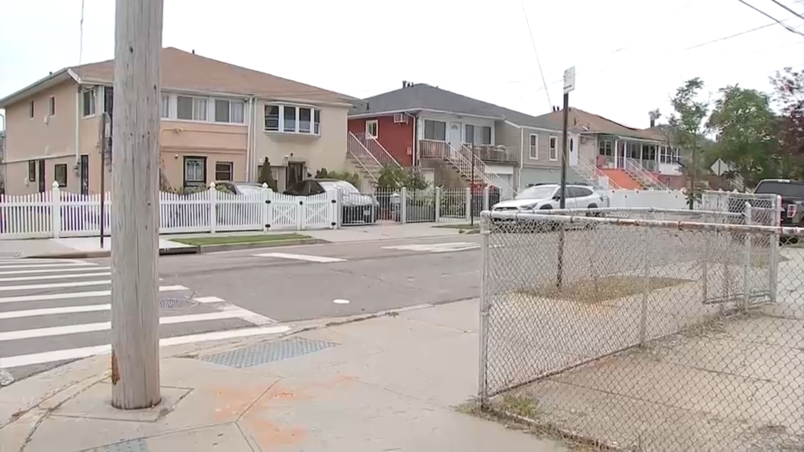 Pit bull attacks family as they unloaded groceries from car in the Rockaways, Queens