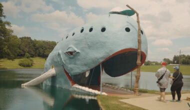 Midwest roadside attractions on Route 66: ABC7's Ryan Chiaverini visits Queens Gate 66, Cars On The Route, Blue Whale of Catoosa