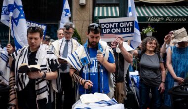A Tisha-B'av protest outside the Israeli consulate in Manhattan, July 26, 2023. (Luke Tress)